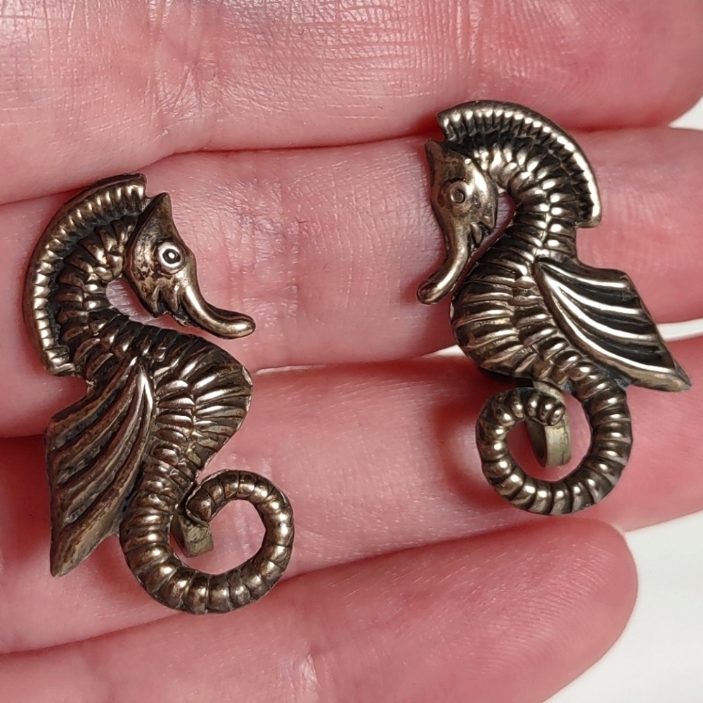 Vintage Early Mexico Silver Seahorse Screw Back Earrings